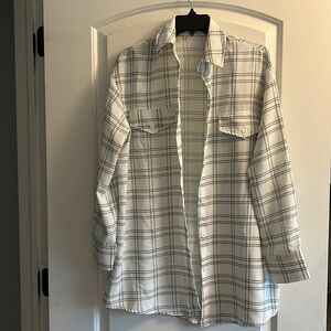 Pretty Little Thing blouse size 2